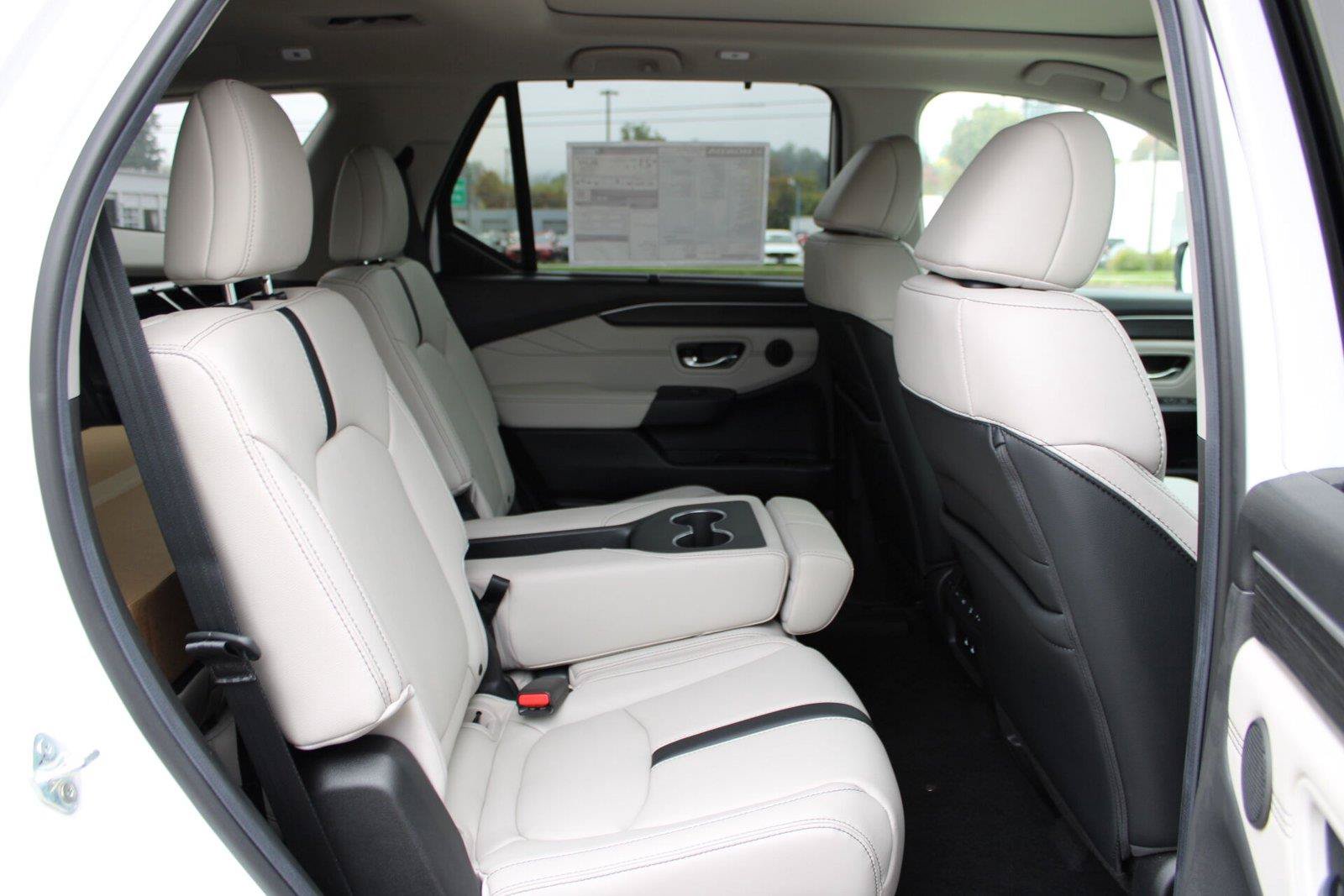 New 2026 Honda Pilot Touring image 12