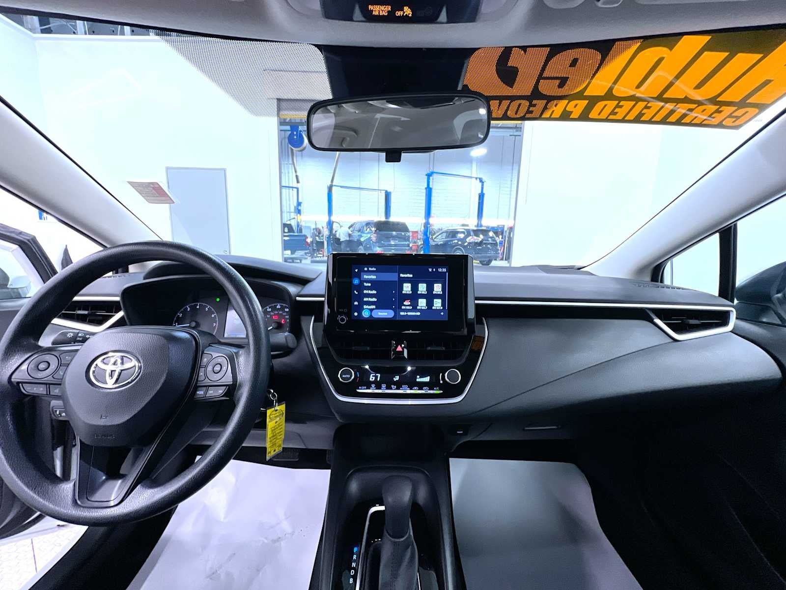 Used 2025 Toyota Corolla LE FWD image 23