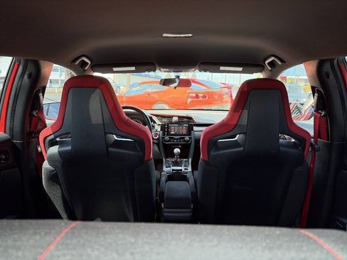 Used 2018 Honda Civic Type R image 9