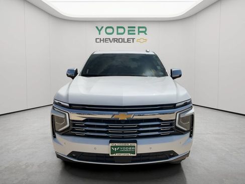 Used 2025 Chevrolet Suburban Premier AWD/4WD image 59