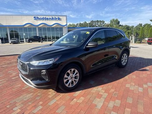 Used 2023 Ford Escape Active FWD image 4