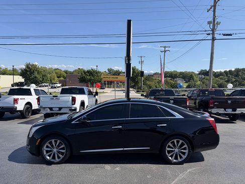 Used 2013 Cadillac XTS FWD image 1