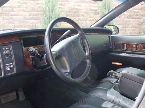 Used 1996 Cadillac Fleetwood Brougham RWD image 44