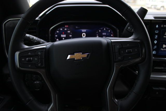 Used 2025 Chevrolet Silverado 2500 High Country AWD/4WD image 12