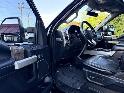 Used 2017 Ford F250 Lariat w/ Chrome Package AWD/4WD image 25