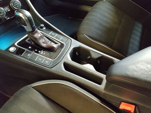 Used 2020 Volkswagen Jetta GLI image 26