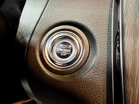 Used 2022 Mercedes-Benz GLC 300 image 31