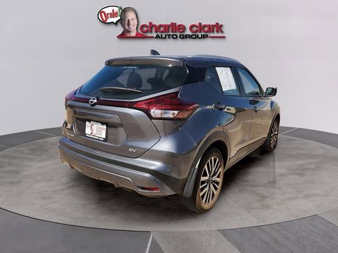 Used 2023 Nissan Kicks SV image 5