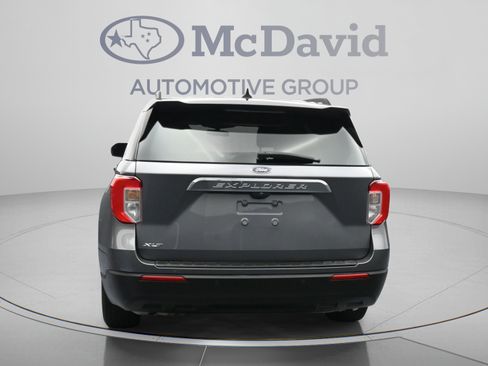 Used 2021 Ford Explorer XLT RWD image 7