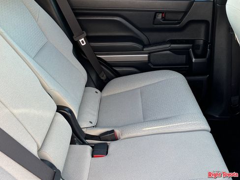 Certified 2025 Toyota 4Runner SR5 AWD/4WD image 15