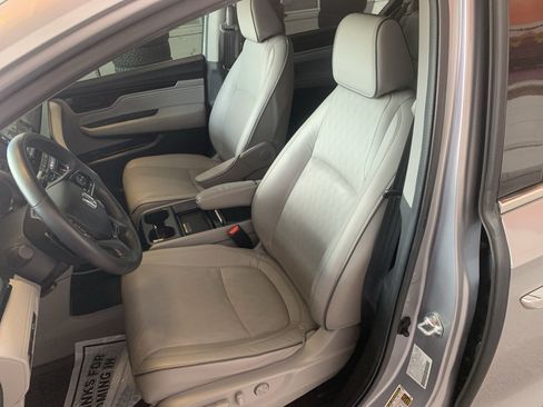 Used 2024 Honda Odyssey Elite image 12