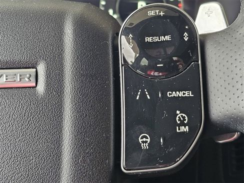 Used 2019 Land Rover Range Rover Velar R-Dynamic SE image 21