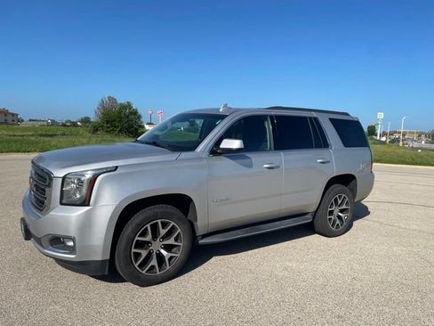 Used 2017 GMC Yukon SLT AWD/4WD image 6