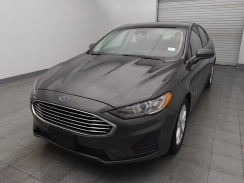 Used 2019 Ford Fusion SE FWD image 15
