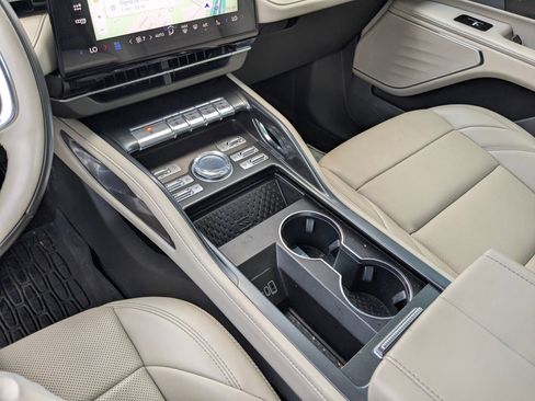 Used 2024 Lincoln Nautilus Premier AWD/4WD image 12