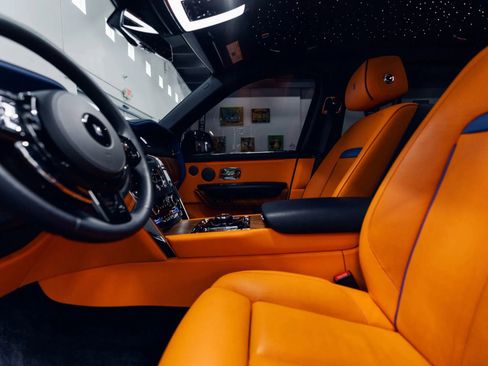 Used 2021 Rolls-Royce Cullinan image 15