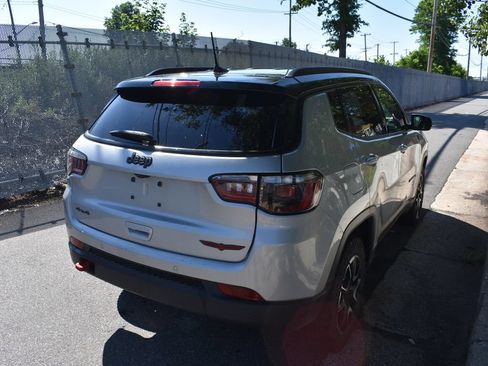 Used 2025 Jeep Compass Trailhawk AWD/4WD image 6