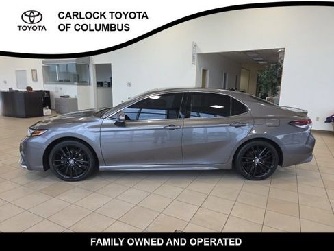 Used 2021 Toyota Camry XSE FWD image 3