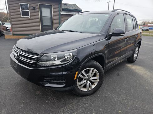 Used 2015 Volkswagen Tiguan S image 1