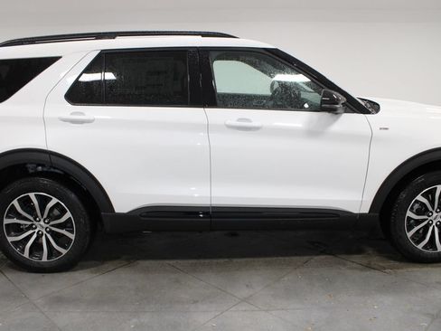 New 2026 Ford Explorer ST-Line AWD/4WD image 10