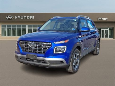 Used 2024 Hyundai Venue Limited image 1