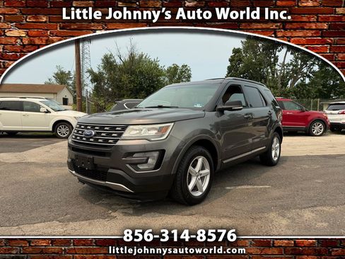 Used 2017 Ford Explorer XLT w/ Equipment Group 202A AWD/4WD image 1