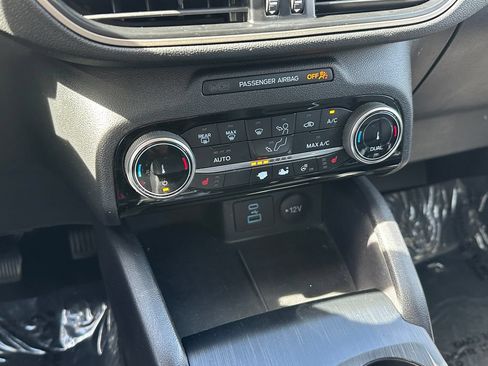 Used 2022 Ford Escape SEL FWD image 32