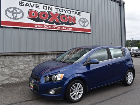 Used 2013 Chevrolet Sonic LT w/ Wheels and Fog Lamp Package FWD image 1