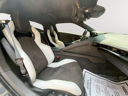 Used 2024 Chevrolet Corvette Stingray Preferred Cpe w/ Z51 Performance Package RWD image 28