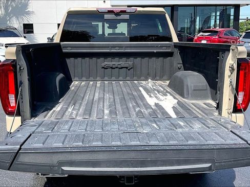 Used 2023 GMC Sierra 1500 AT4 w/ AT4 Premium Package AWD/4WD image 7
