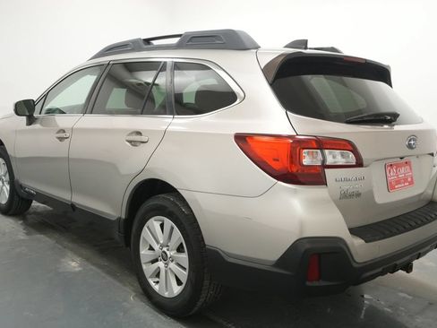Used 2019 Subaru Outback 2.5i Premium AWD/4WD image 6