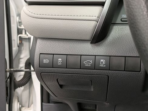 Used 2019 Toyota Camry LE FWD image 22