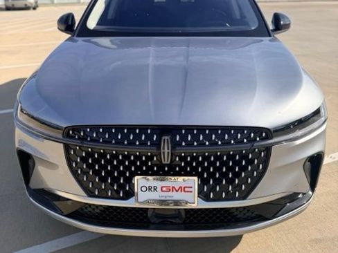Used 2025 Lincoln Nautilus Reserve AWD/4WD image 32