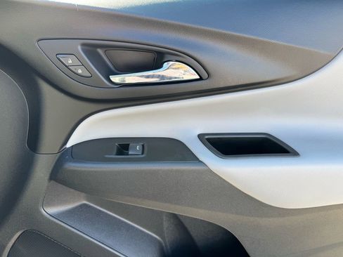 Used 2023 Chevrolet Equinox LT image 23