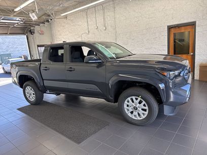 New 2025 Toyota Tacoma SR5