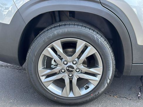 Used 2023 Kia Seltos S image 6