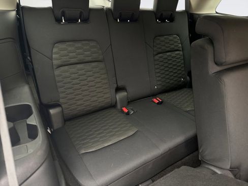 Used 2024 Nissan Pathfinder S image 18