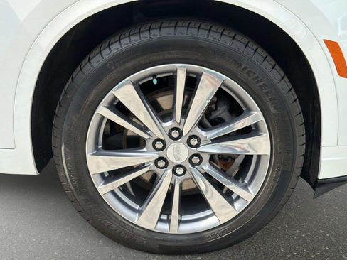 Used 2024 Cadillac XT6 Premium Luxury AWD/4WD image 11