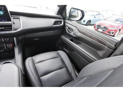 Used 2024 Chevrolet Tahoe LT w/ LT Signature Package RWD image 10