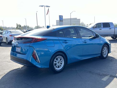 Used 2017 Toyota Prius Prime Plus w/ Carpet Mat Package image 17