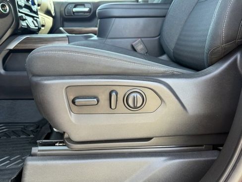 Used 2021 Chevrolet Silverado 1500 LT Trail Boss w/ Convenience Package II image 8