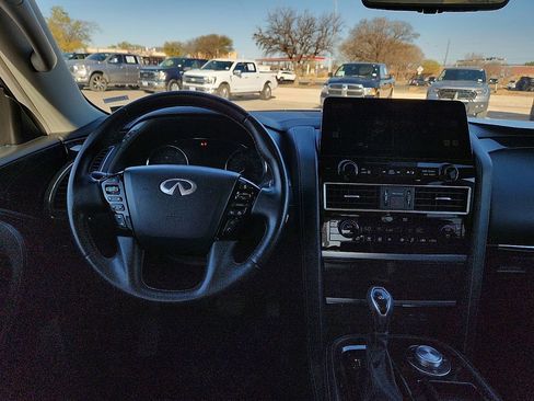 Used 2024 INFINITI QX80 Luxe image 6