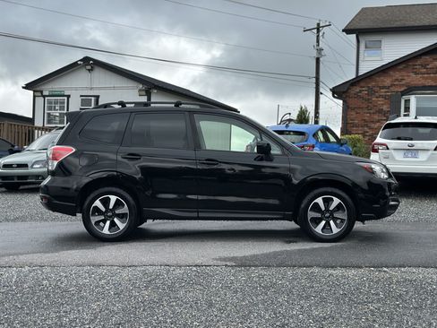 Used 2017 Subaru Forester 2.5i Premium w/ All-Weather Package AWD/4WD image 2