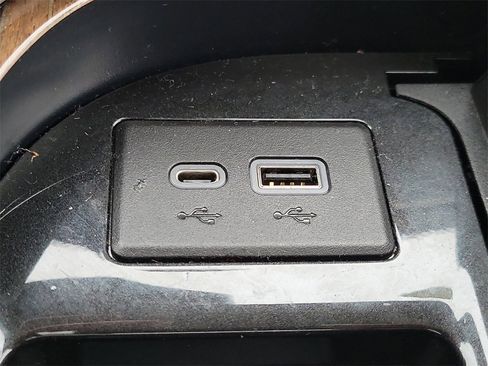 Certified 2022 Cadillac Escalade Premium Luxury Platinum image 37