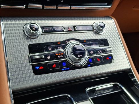 Certified 2023 Lincoln Aviator Black Label w/ Dynamic Handling Package AWD/4WD image 18