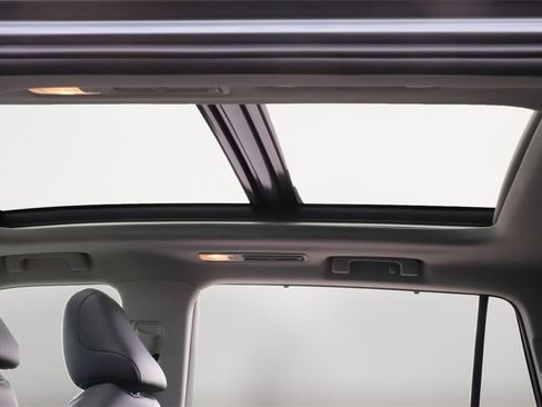 Used 2024 Toyota Highlander Platinum image 13