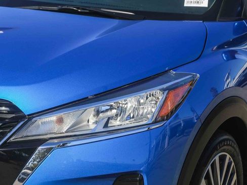 Used 2023 Nissan Kicks SV FWD image 4