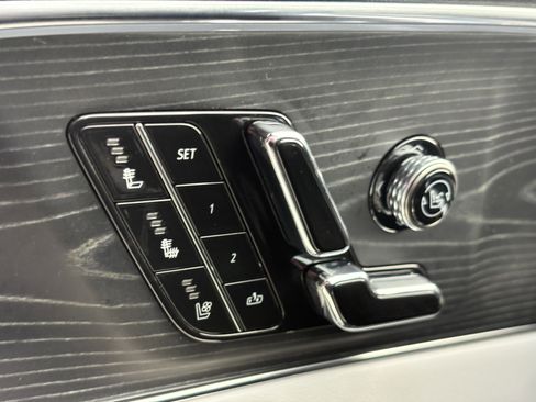 Certified 2024 Cadillac Lyriq Luxury AWD/4WD image 32