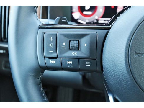 Used 2025 Nissan Pathfinder Platinum w/ Cargo Package image 16