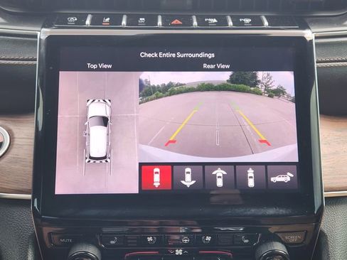 Used 2025 Jeep Grand Cherokee L Summit w/ Obsidian Package AWD/4WD image 18